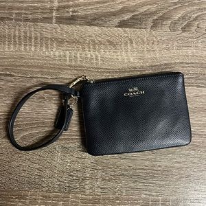 Coach Wristlet - Single Zipper Black